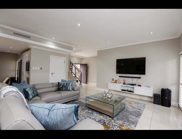 4 BEDROOM DUPLEX FOR SALE IN IZINGA ESTATE